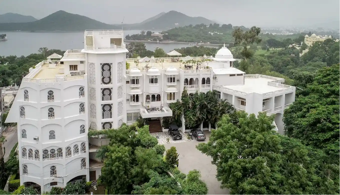 Hotel Hilltop Palace